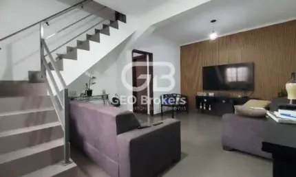 Casa com 3 quartos à venda no Parque Santo Antônio, Jacareí  por R$ 490.000