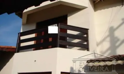 Casa com 3 quartos à venda no Jardim Santa Maria, Jacareí  por R$ 790.000