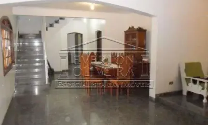 Casa com 4 quartos à venda no Jardim Santa Maria, Jacareí  por R$ 950.000