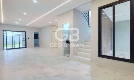 Casa com 4 quartos à venda no Jardim Jacinto, Jacareí  por R$ 1.300.000
