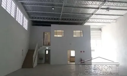 Barracão / Galpão / Depósito com 1 sala à venda no Jardim Emília, Jacareí  por R$ 850.000