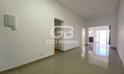 Casa com 3 quartos à venda no Parque Califórnia, Jacareí  por R$ 385.000