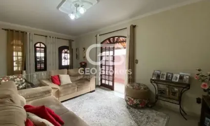 Casa com 3 quartos à venda no Jardim Colônia, Jacareí  por R$ 370.000