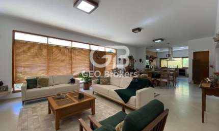 Casa com 3 quartos à venda no Jardim Siesta, Jacareí  por R$ 2.300.000