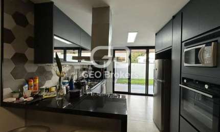 Casa em condomínio fechado com 4 quartos à venda no Jardim Jacinto, Jacareí  por R$ 1.290.000