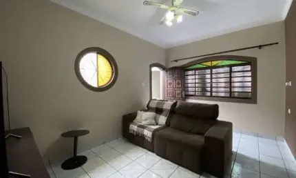 Casa com 3 quartos à venda no Jardim das Indústrias, Jacareí  por R$ 530.000