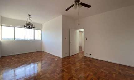 Apartamento com 3 quartos para alugar no Centro, Jacareí  por R$ 1.500