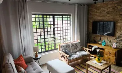 Casa com 3 quartos à venda no Jardim Santa Maria, Jacareí  por R$ 532.000