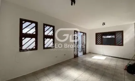 Casa com 2 quartos para alugar na Cidade Jardim, Jacareí  por R$ 1.400