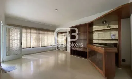 Casa com 3 quartos à venda no Centro, Jacareí  por R$ 735.000