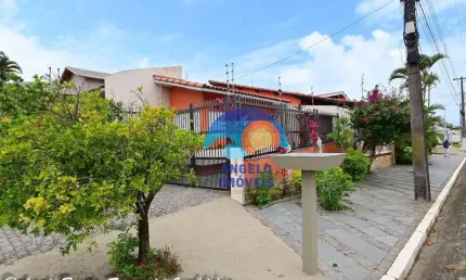 Casa com 4 dormitórios à venda, 310 m² por R$ 630.000,00 - Estância São José - Peruíbe/SP