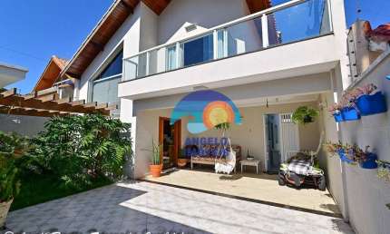 Sobrado lado praia com 4 dormitórios à venda, 194 m² por R$ 850.000 - Balneario Sambura - Peruíbe/SP