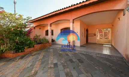 Casa a 500 metros da praia com 3 dormitórios à venda, 179 m² por R$ 500.000 - Jardim Casablanca - Peruíbe/SP