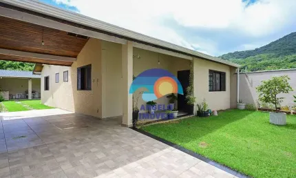 Casa a 200 metros do mar com 2 dormitórios à venda, 155 m² por R$ 680.000 - Jd Guarau - Peruíbe/SP