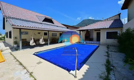 Sobrado com 4 dormitórios à venda, 310 m² por R$ 820.000,00 - Centro - Peruíbe/SP