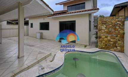 Casa em condominio com 3 quartos para alugar, 190 m²