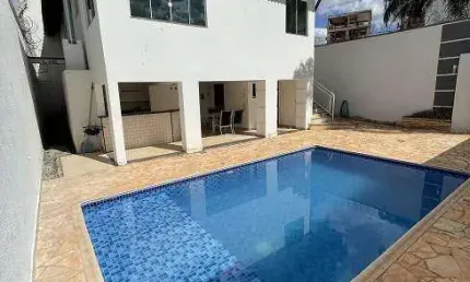 Excelente casa zona sul próximo a tudo: oportunidade de negócio.