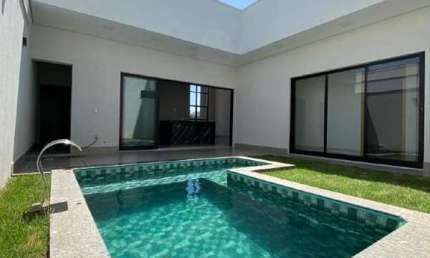 Casa em condomínio no Portal do Valle: 03 suítes, varanda gourmet e piscina aquecida