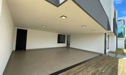 Casa de luxo em condomínio á venda no Shopping Park!