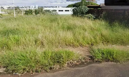 Terreno à venda na Rua Artur de Barros, Aclimação, Uberlândia