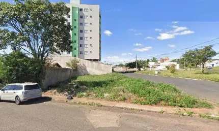 Terreno à venda na Rua João Limírio dos Anjos, Santa Mônica, Uberlândia