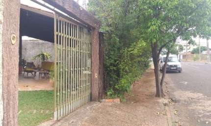 Terreno à venda na Rua João Limírio dos Anjos, Santa Mônica, Uberlândia