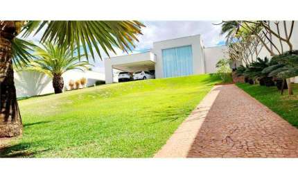 Casa à venda, 3 quartos, 3 suítes, 8 vagas, CIDADE JARDIM - Uberlândia/MG