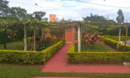 Chácara / sítio com 3 quartos à venda na Avenida Piquira, Jockey Camping, Uberlândia
