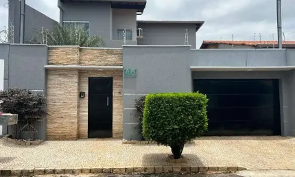 Belissimo sobrado em uma otima localização do bairro Jardim américa em Uberlândia