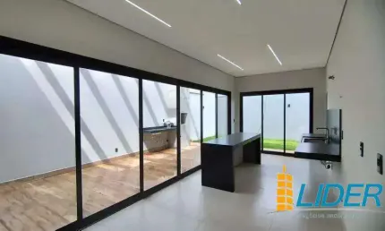 Casa com 3 quartos à venda na Rua Gregório de Matos, Novo Mundo, Uberlândia