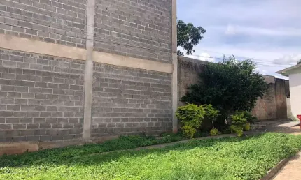 Terreno à venda na Rua Irene Rosa, Osvaldo Rezende, Uberlândia