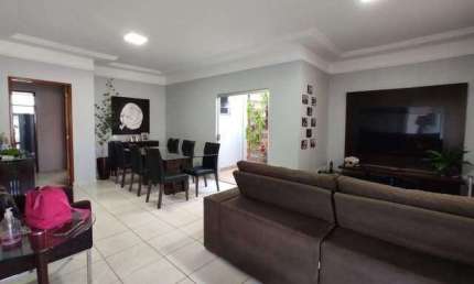 Casa à venda, 3 quartos, 1 suíte, 4 vagas, JARDIM BOTANICO - Uberlândia/MG