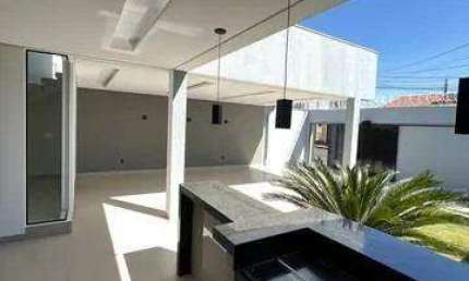 Casa à venda, 3 quartos, 1 suíte, 5 vagas, JARDIM EUROPA - Uberlândia/MG
