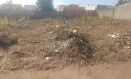 Terreno à venda na Rua Inácio Camilo Dutra, Jardim Ipanema I, Uberlândia
