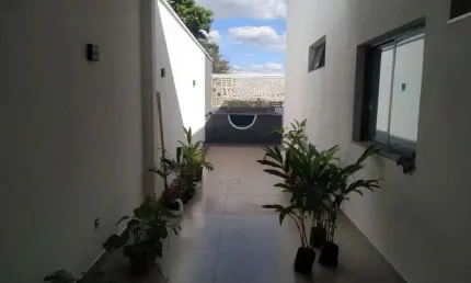 Casa à venda, 3 quartos, 2 suítes, 2 vagas, CIDADE JARDIM - Uberlândia/MG