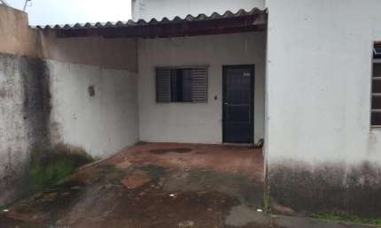 Casa com 3 quartos à venda na Rua Jonas José Dias, Laranjeiras, Uberlândia
