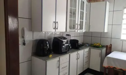 Casa com 3 quartos à venda na Rua Zenith, Jardim Brasília, Uberlândia
