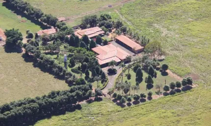 Fazenda Flôres de GO - Dupla Aptidão, Infraestrutura Completa e Localização Estratégica!