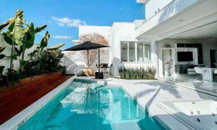 CASA EM CONDOMÍNIO à venda, 5 quartos, 4 suítes, 4 vagas, GAVEA - Uberlândia/MG