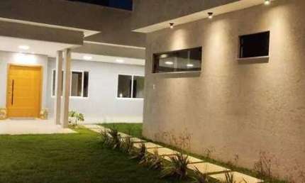 Linda Casa à Venda no Tradicional Bairro Laranjeiras