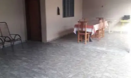 Casa em uma ótima Localização no Bairro Jardim das palmeiras em Uberlândia.