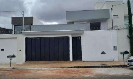Casa à venda, 3 quartos, 3 suítes, 2 vagas, JARDIM BOTANICO - Uberlândia/MG