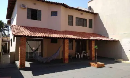 Casa à venda, 4 quartos, 3 suítes, 4 vagas, Vigilato Pereira - Uberlândia/MG