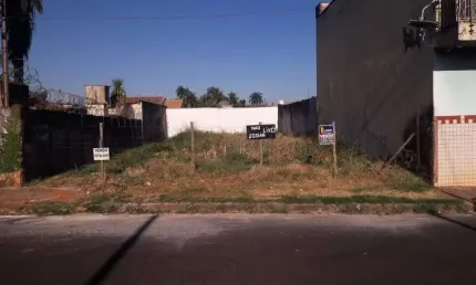 Terreno à venda na Rua Feliciano de Morais, Brasil, Uberlândia