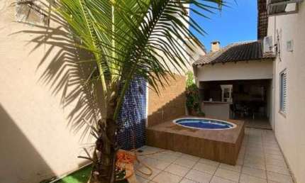 Casa à venda, 4 quartos, 2 suítes, 4 vagas, Jardim Karaíba - Uberlândia/MG