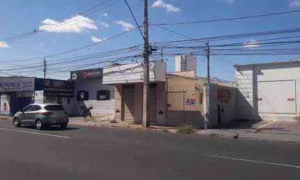 Terreno à venda na Avenida Brasil, Brasil, Uberlândia