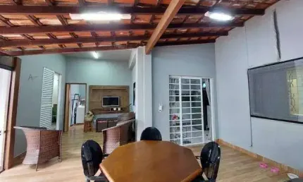 Casa com 3 quartos à venda na Rua do Mecânico, Planalto, Uberlândia