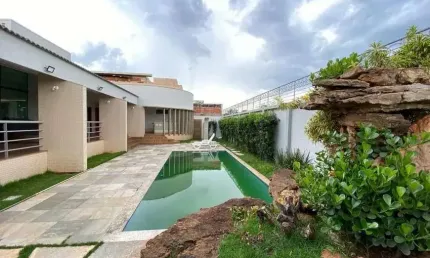 Casa à venda, 3 quartos, 3 suítes, 4 vagas, Jardim Karaíba - Uberlândia/MG