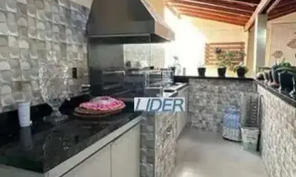Casa à venda, 4 quartos, 2 suítes, 3 vagas, JARDIM PATRICIA - Uberlândia/MG