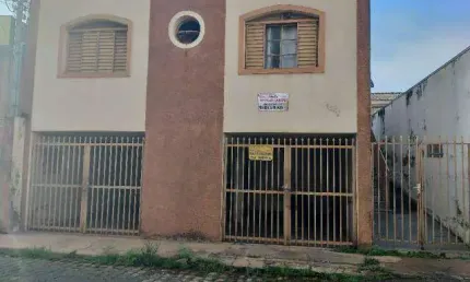 Casa à venda, 2 quartos, 1 suíte, 2 vagas, Lidice - Uberlândia/MG